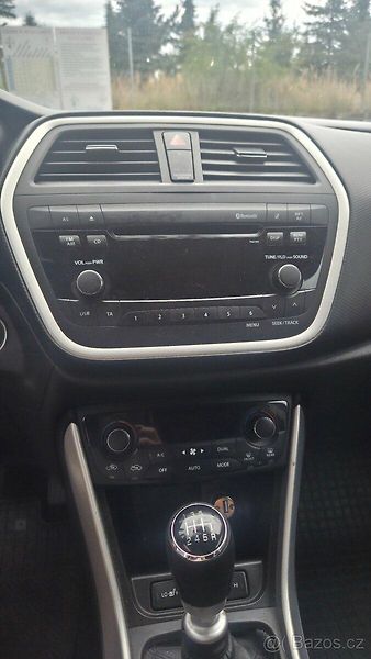 Suzuki SX4 S-Cross (2014) - fotka 13 z 20