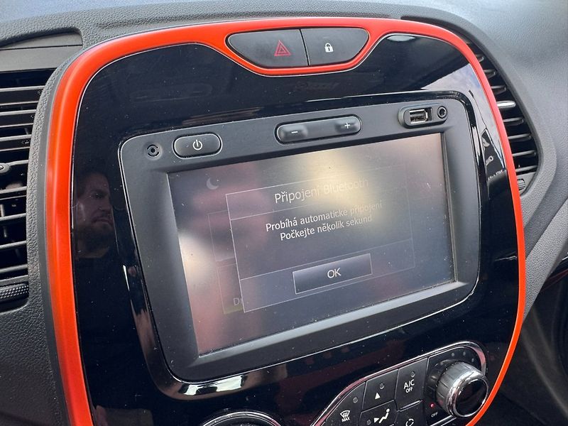 Renault Captur (2016) 0,9 TCE 66 KW ROZVODY USB NAV - fotka 28 z 42