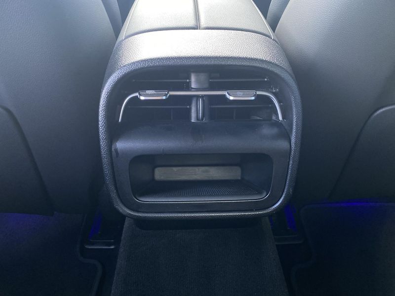Mercedes-Benz Třídy E E 220 d 4M Avantgarde - fotka 24 z 26
