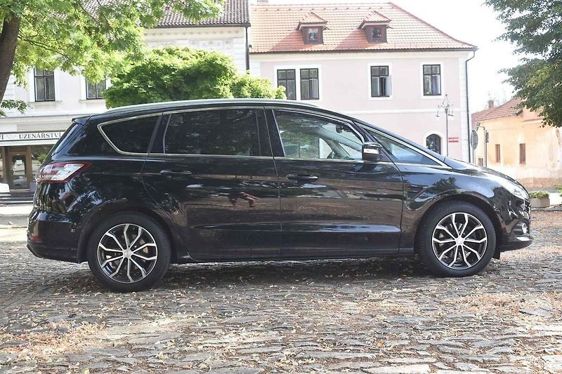 Ford S-Max druhé generace může sloužit větším rodinám ještě hodně dlouho.