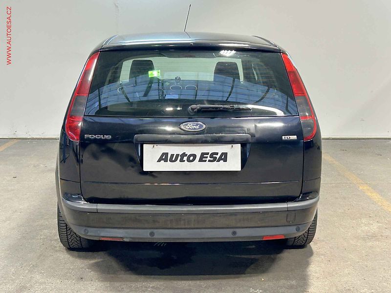Ford Focus (2005) 1.6TDCi, AC, výhřev sed - fotka 5 z 15