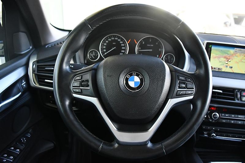 BMW X5 xDrive30d NAVI KŮŽE KAMERA - fotka 22 z 39