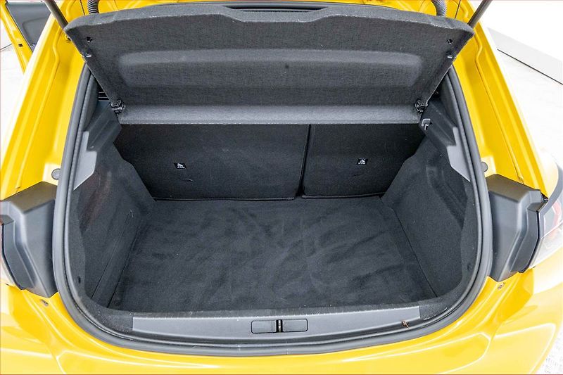Peugeot 208 (2020) 50 kWh, SoH 87%, Automat - fotka 14 z 21