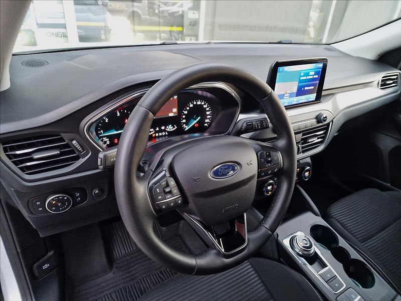 Ford Focus 1.5TDCI Titanium,ČR,1.Majitel - fotka 20 z 46