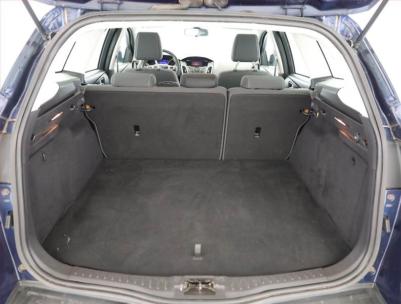 Ford Focus (2013) 1.6 TDCi, po STK, Tažné - fotka 15 z 15