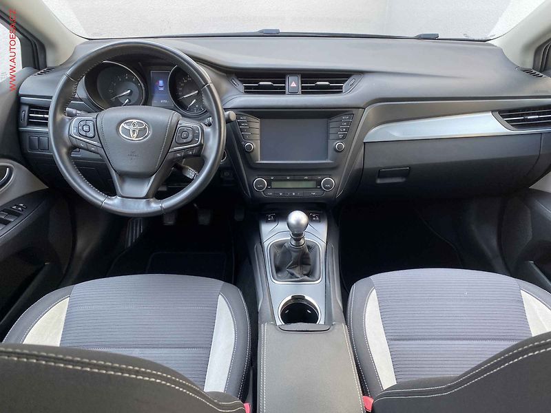 Toyota Avensis (2018) 1.8, Active, TZ, kamera - fotka 8 z 18