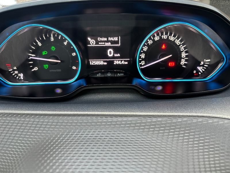 Peugeot 2008 (2017) Allure 1.6Hdi 88kw - fotka 19 z 24