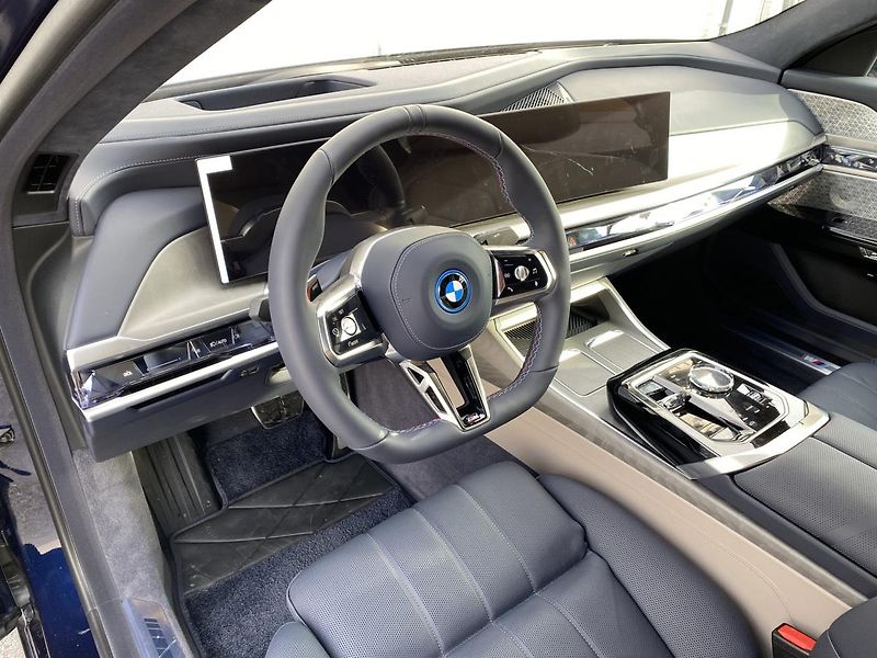BMW i7 M70 xDrive - fotka 6 z 15