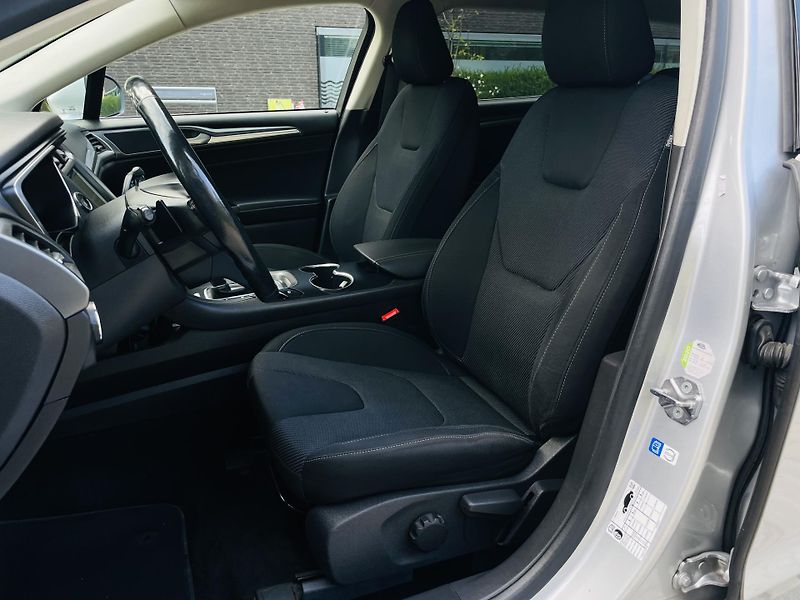 Ford Mondeo 2.0TDCi AUTOMAT SERVISKA TAŽNÉ - fotka 29 z 44
