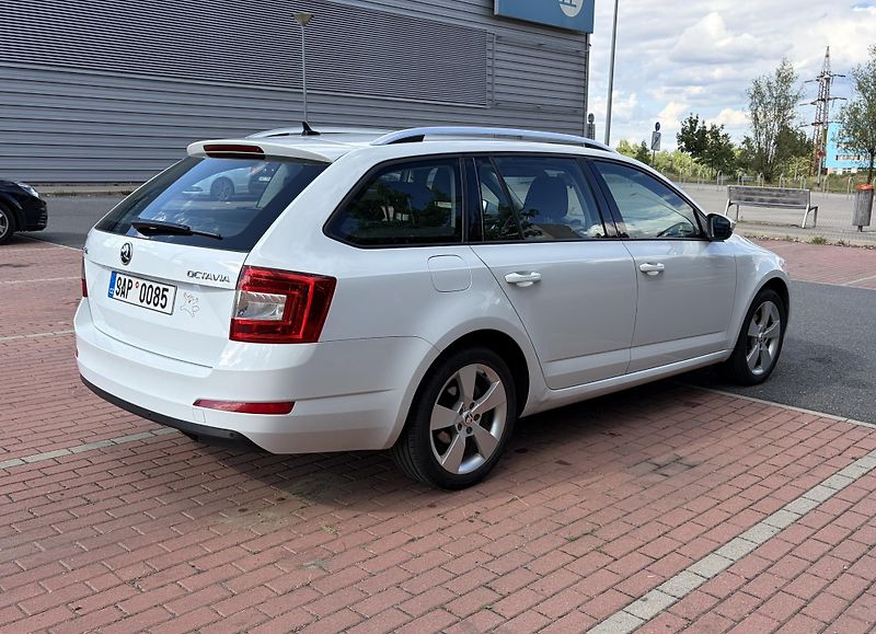 Škoda Octavia (2015) Škoda Octavia, 2.0TDI DSG - fotka 3 z 13