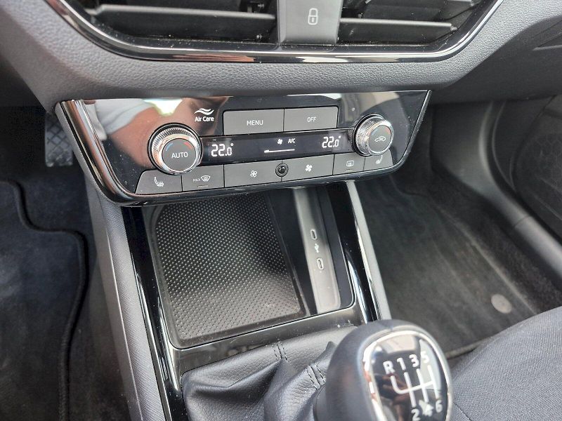 Škoda Kamiq (2025) Selection 1.0 TSI 85kW - fotka 21 z 27