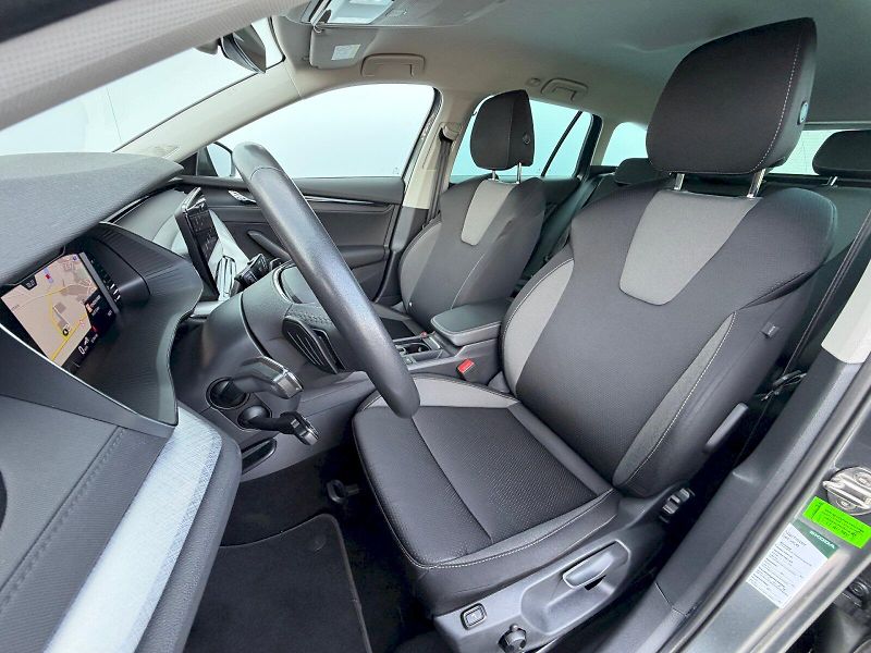 Škoda Octavia (2023) Combi 2.0 TDI 110kW DSG Tour - fotka 6 z 35
