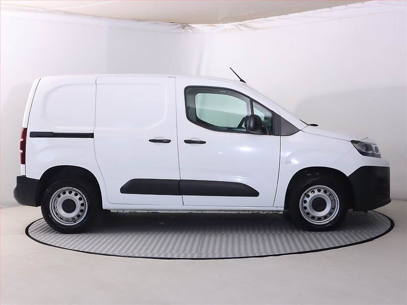 Citroën Berlingo (2022) 1.5 BlueHDi, 3Místa, SR - fotka 6 z 15