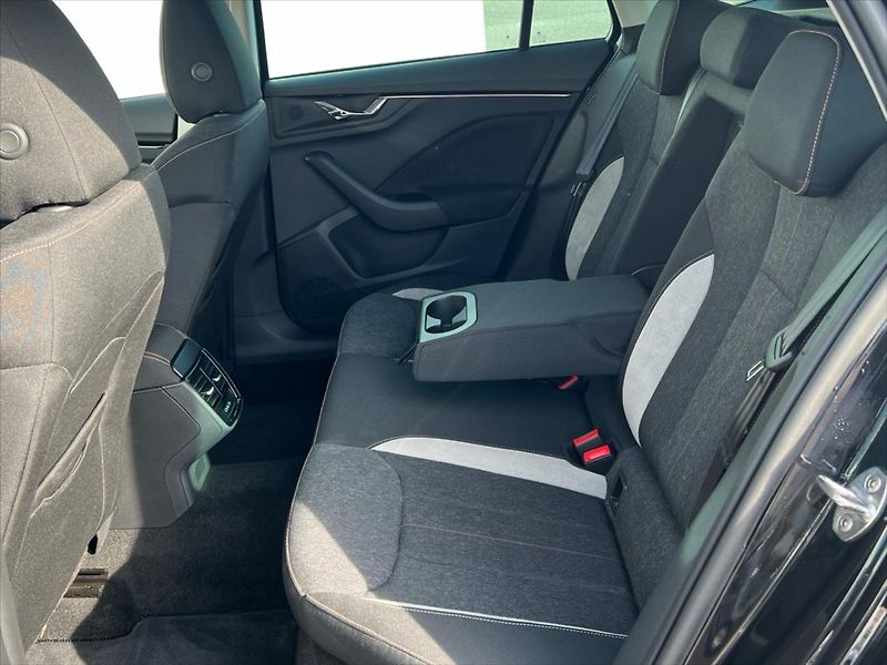 Škoda Scala 1,0 TSi 85kW TOP SELECTION - fotka 13 z 29