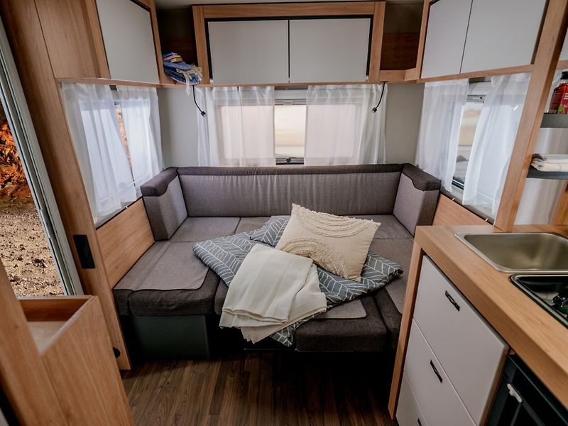 Knaus (2027) Sport 450 FU - fotka 3 z 7