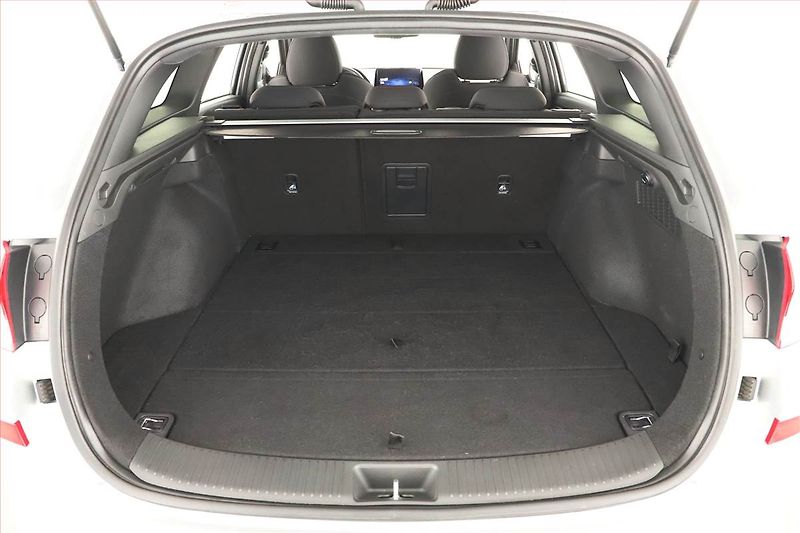Hyundai i30 (2025) 1.5 T-GDI MHEV 48V, N-LINE - fotka 11 z 16