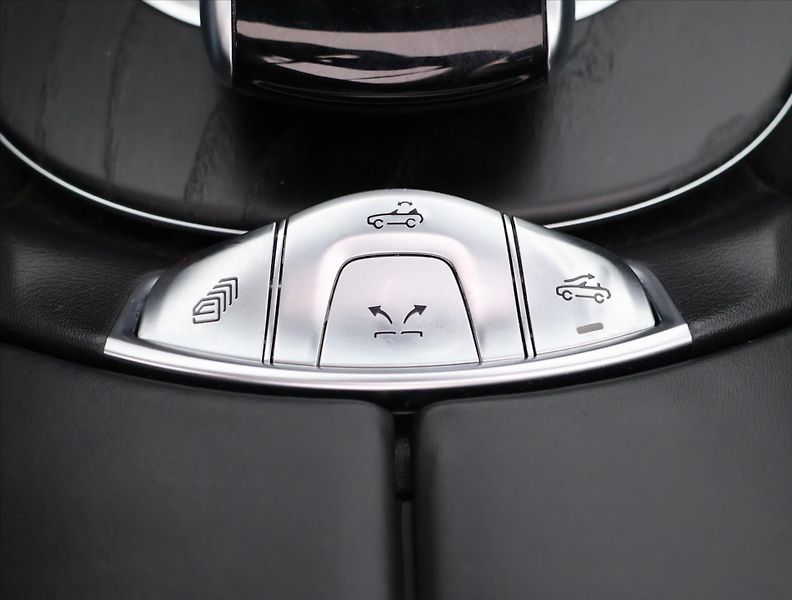 Mercedes-Benz Třídy E 3,0 53 320kW AMG 4Matic+ DPH - fotka 43 z 53