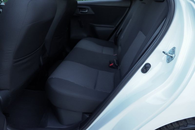 Toyota Auris 1.8 HYBRID ACTIVE+ - fotka 20 z 24