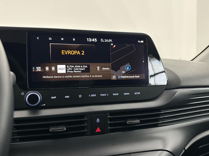 Hyundai i20 Hatchback 1,2i - fotka 12 z 27