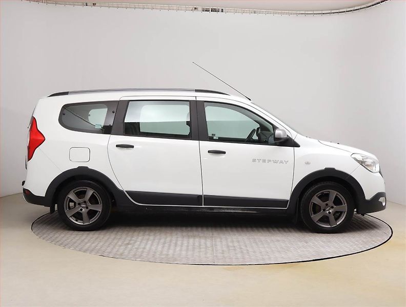 Dacia Lodgy (2017) Stepway 1.6 SCe, 7 míst, ČR - fotka 6 z 23