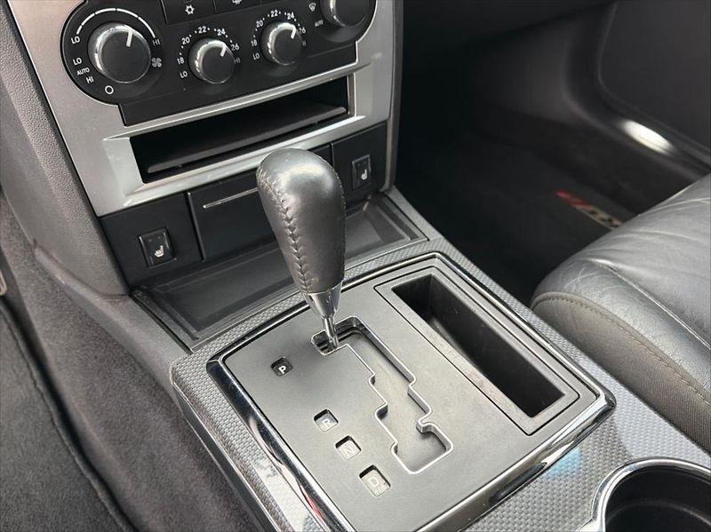 Chrysler 300C 3,0 160 KW SRT PACK - fotka 21 z 33