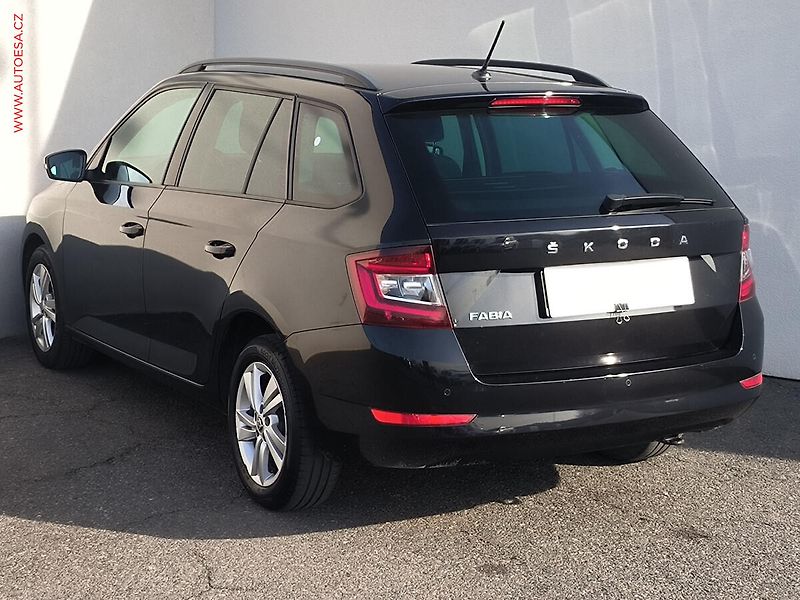 Škoda Fabia (2021) 1.0 TSi, Ambition, park. - fotka 6 z 21