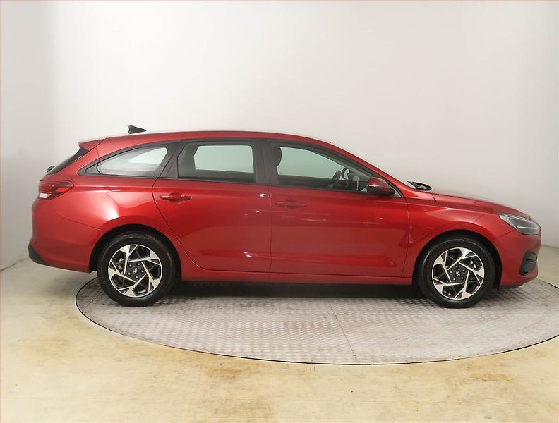 Hyundai i30 (2024) 1.0 T-GDI, Serv.kniha, Navi - fotka 6 z 19