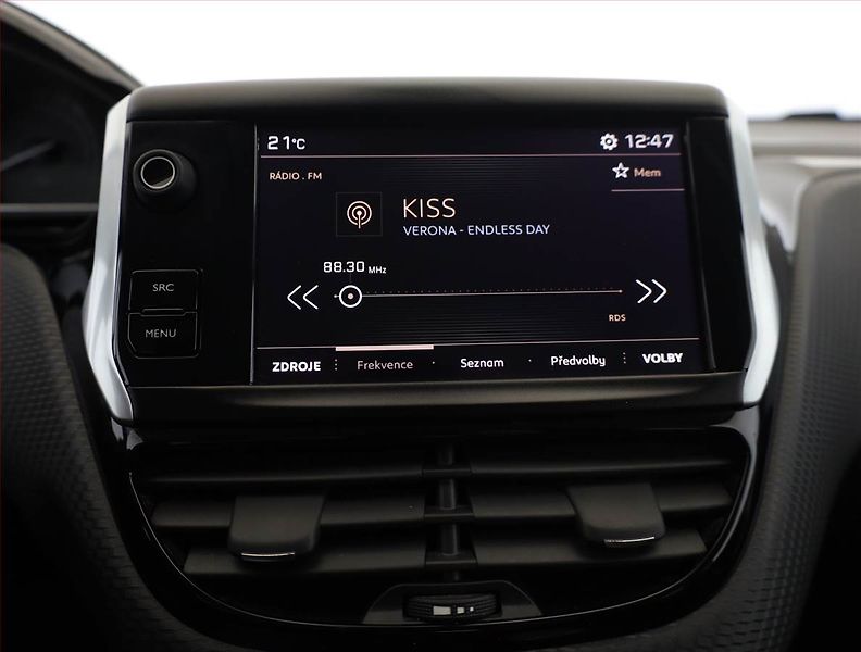 Peugeot 2008 (2018) 1.2 PureTech, ČR,1.maj, Kůže - fotka 12 z 16