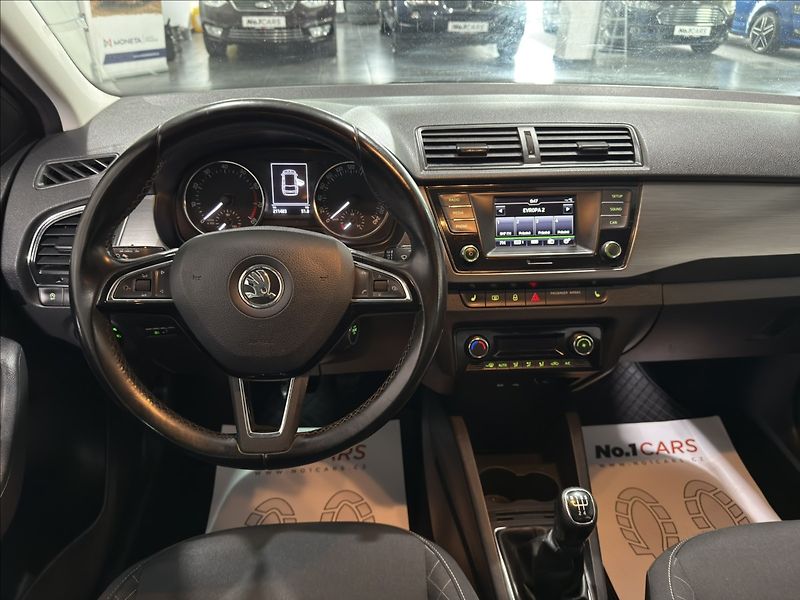 Škoda Fabia 1,2   TSI VÝHŘEV TEMPOMAT - fotka 17 z 26
