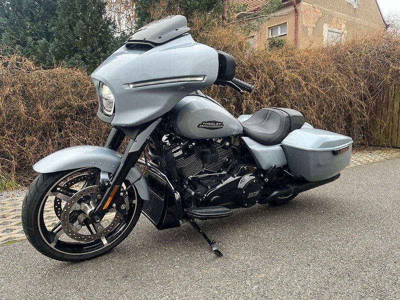 Harley-Davidson FLHXS Street Glide Special (2024) - fotka 4 z 14