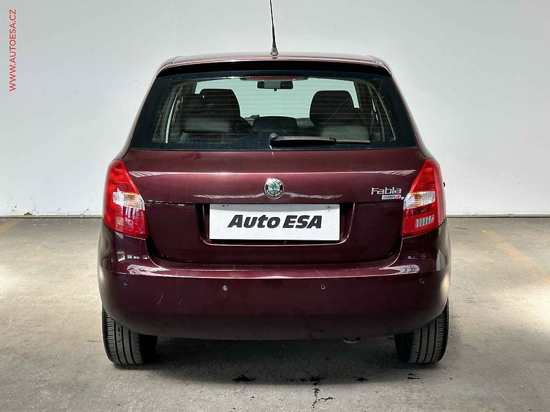 Škoda Fabia (2009) 1.6i - fotka 5 z 13