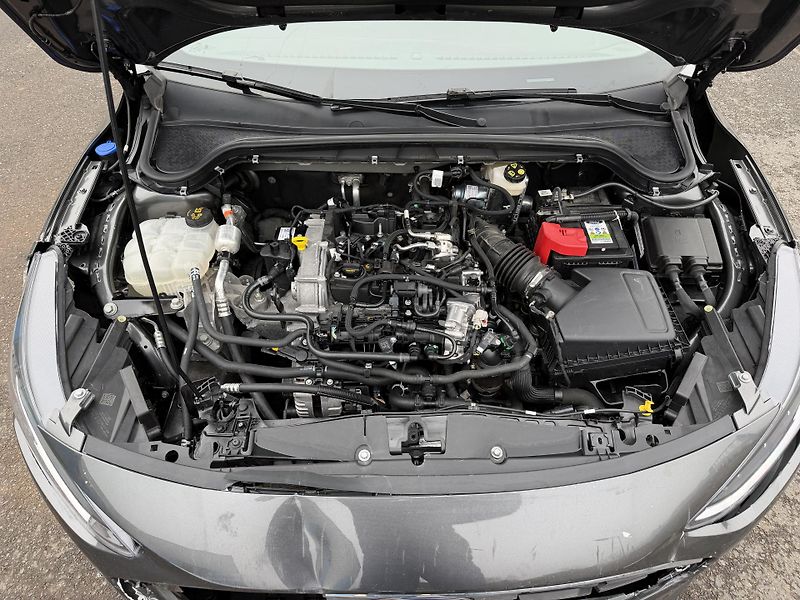 Ford Focus Kombi automat Titanium navi - fotka 7 z 17