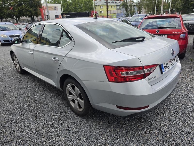 Škoda Superb 2.0 TDI Led DSG 4x4 Canton  - fotka 3 z 21