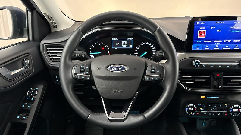 Ford Focus 1.5 Ecoblue AUT Titanium Kombi - fotka 9 z 26