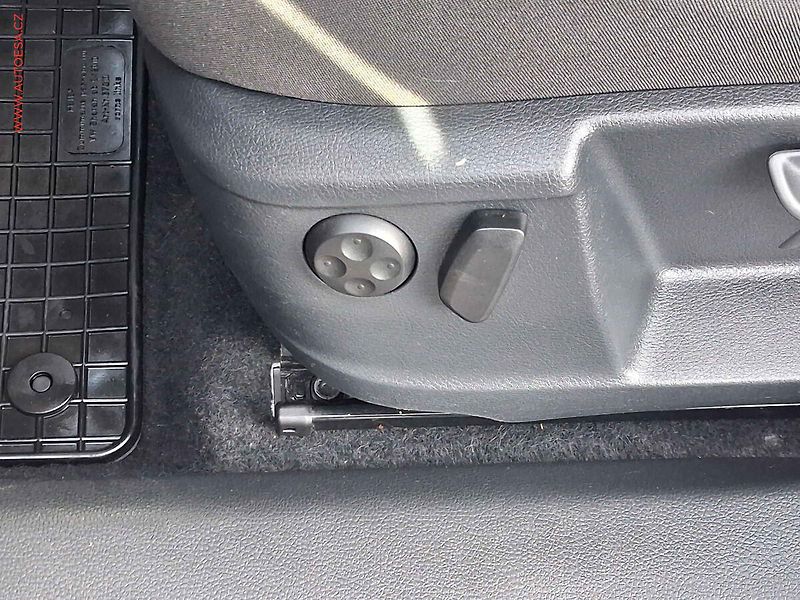 Volkswagen Sharan (2016) 2.0 TDi, 2.maj, AC, bixen - fotka 12 z 20