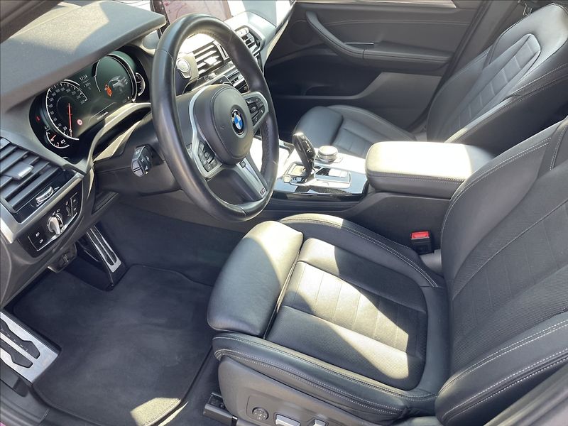 BMW X4 XDRIVE30D Mpaket ČR.1.MAJ. - fotka 21 z 32