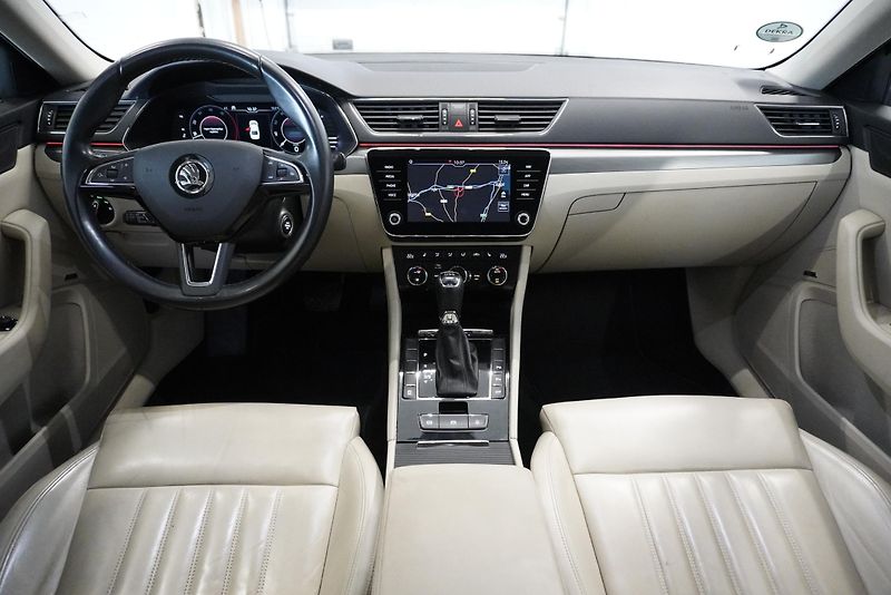 Škoda Superb (2019) 2.0TDi 110 kW, DSG7+ZIMNÍ SADA - fotka 19 z 35