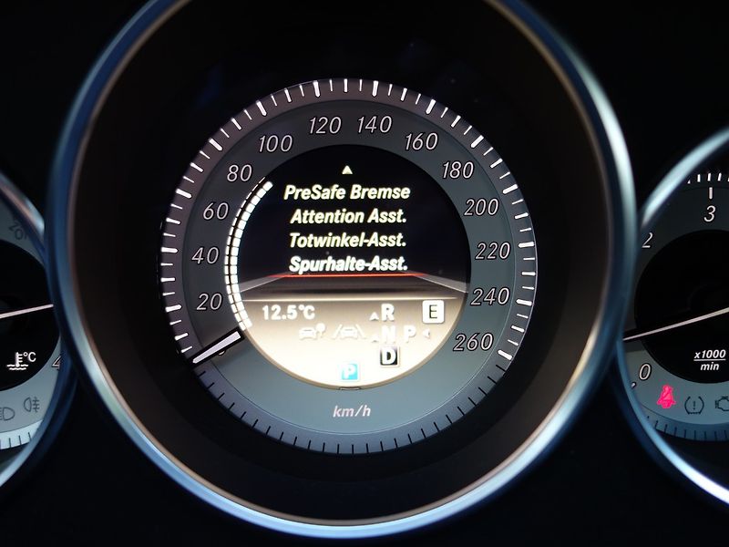 Mercedes-Benz CLS (2012) 350D*4M*AMG*195KW*TOP-VÝB*CZ!! - fotka 36 z 48