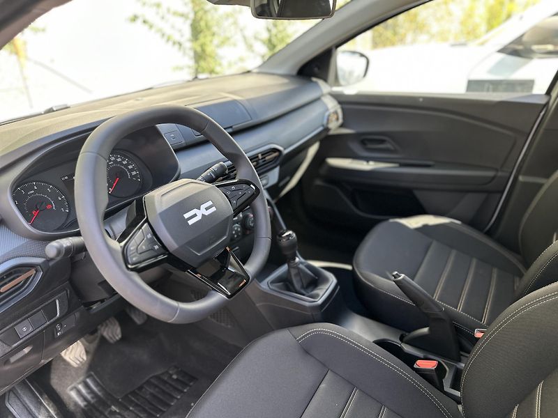 Dacia Sandero (2026) STEPWAY TCe 110 - SKLADEM - fotka 12 z 16