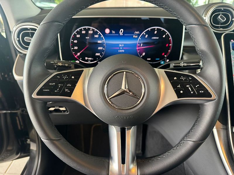 Mercedes-Benz GLC 220d 4MATIC - fotka 14 z 20