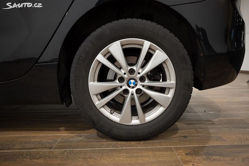 BMW Řada 2 216d Active Tourer - fotka 32 z 32