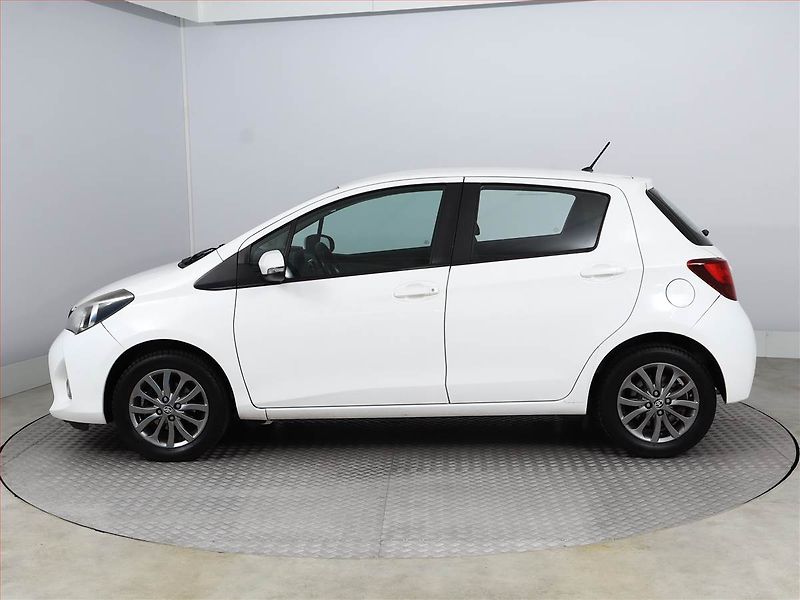 Toyota Yaris (2017) 1.33 Dual VVT-i, Park. senzory - fotka 3 z 15