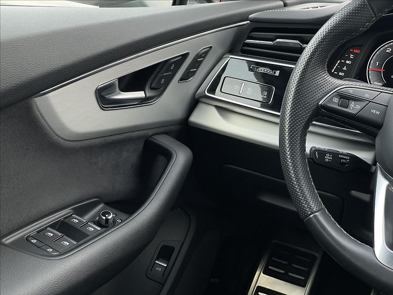 Audi Q7 3,0 TDI quatro S line TAŽNÉ - fotka 14 z 25