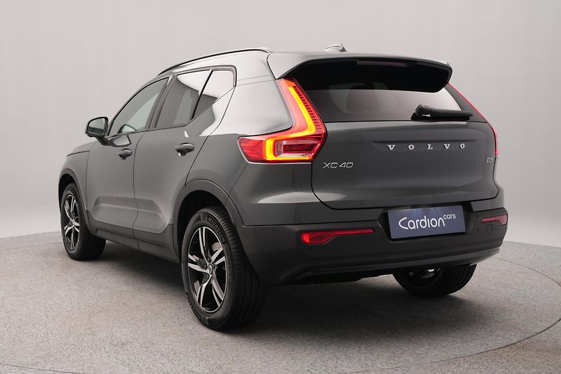 Volvo XC40 (2026) B3 AUT DARK PLUS - fotka 10 z 23