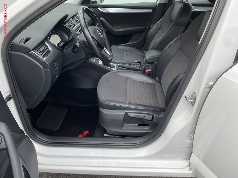 Škoda Octavia (2013) 1.4 TSi, Elegance, DSG - fotka 9 z 19
