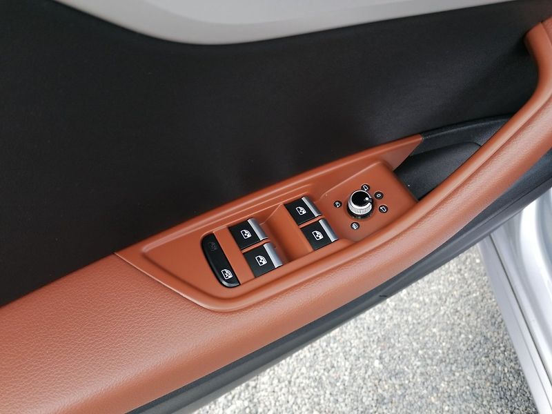 Audi A4 (2022) 2.0 35 TDi 120 kW,Pano,Kůže - fotka 27 z 35