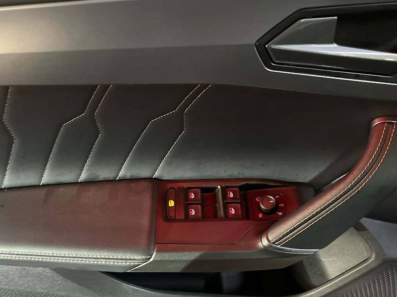 Cupra Formentor (2024) 1.5 TSI DSG - fotka 12 z 20