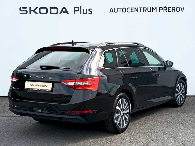 Škoda Superb (2022) 2.0TDI 110kW DSG COMFORT PLUS - fotka 2 z 35