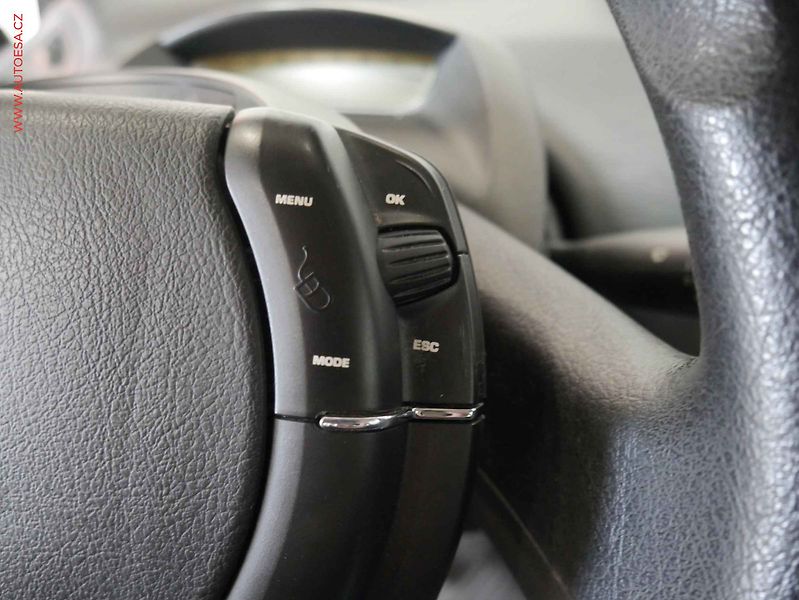 Citroën C4 (2008) 1.4i, servis.kniha, AC - fotka 17 z 17