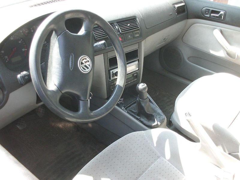 Volkswagen Golf (1999) VOLAT 602 696118 - fotka 2 z 4